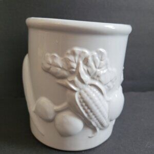 Cooks Club White Embossed Ceramic Utensil Holder With Vegetable & Fruit Design 5